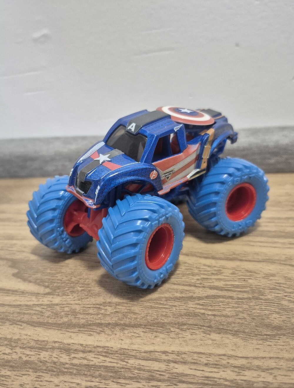 Captain America MONSTER JAM Truck 2024 2